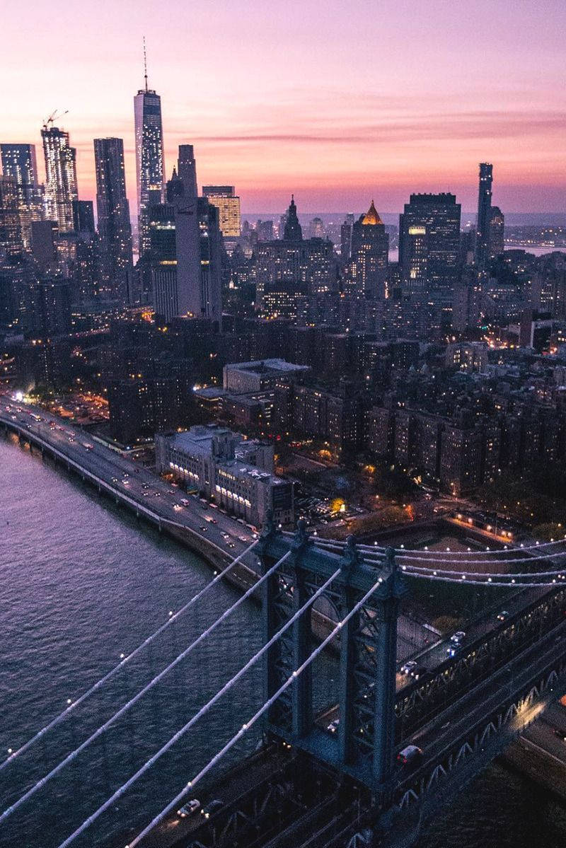  New York Skyline Hintergrundbild 800x1199. Download River In New York Aesthetic Feel Wallpaper
