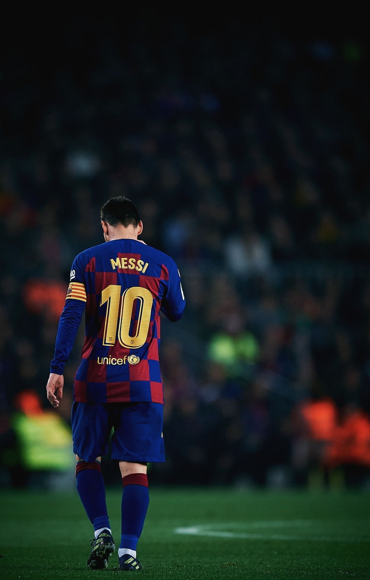  Leo Messi Hintergrundbild 1226x1920. Messi Aesthetic Wallpaper