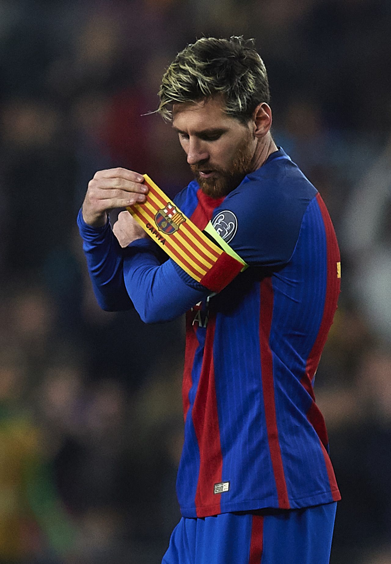  Leo Messi Hintergrundbild 1280x1848. Lionel Messi Aesthetic Wallpaper