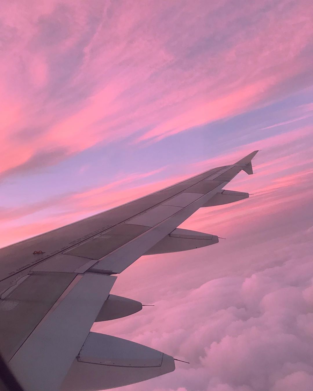  Flugzeug Hintergrundbild 1080x1350. photography inspo / travel pink sunset plane wing. Travel photography, Travel photography europe, Travel photography inspiration