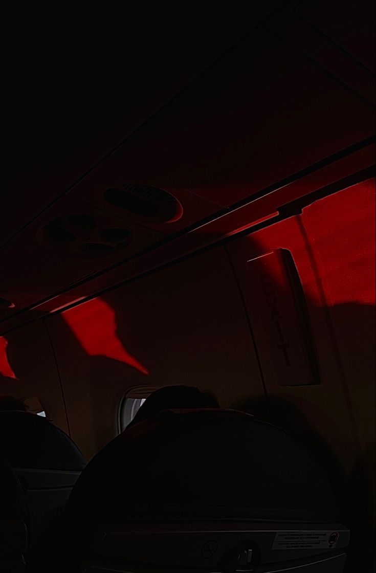  Flugzeug Hintergrundbild 735x1120. Red aesthetic, Exit Schild, Flugzeug ästhetik. Ästhetik, Schilder, Sonnenuntergang