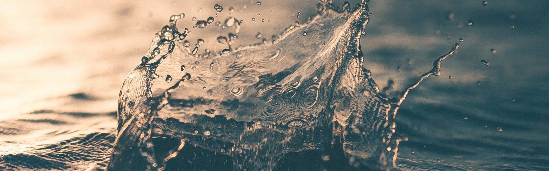  Wassertropfen Hintergrundbild 1920x600. Taufe