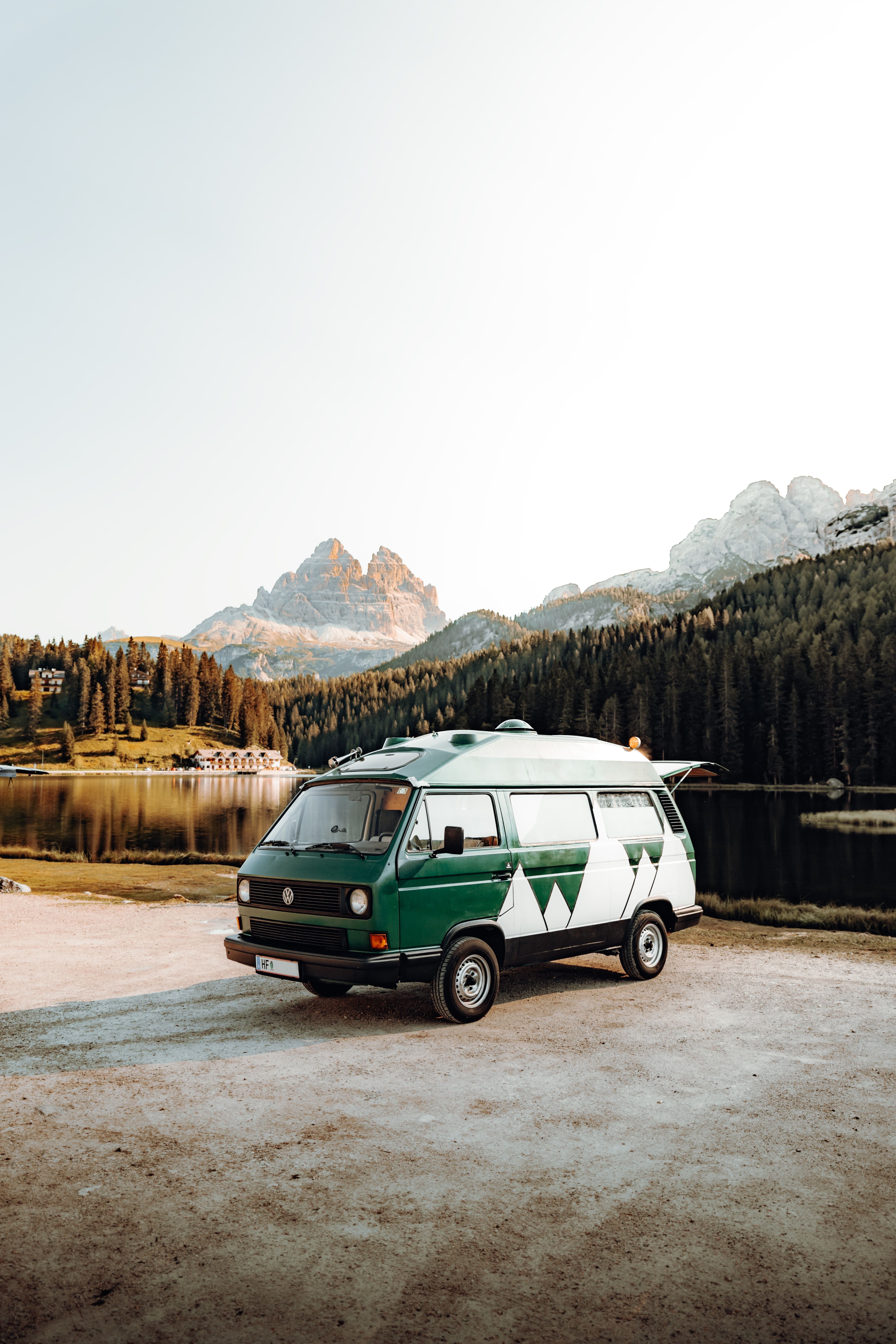  Volkswagen Hintergrundbild 4094x6141. Mobile wallpaper: Van, Lake, Machine, Car, Mountains, Cars, Volkswagen, 106591 download the picture for free