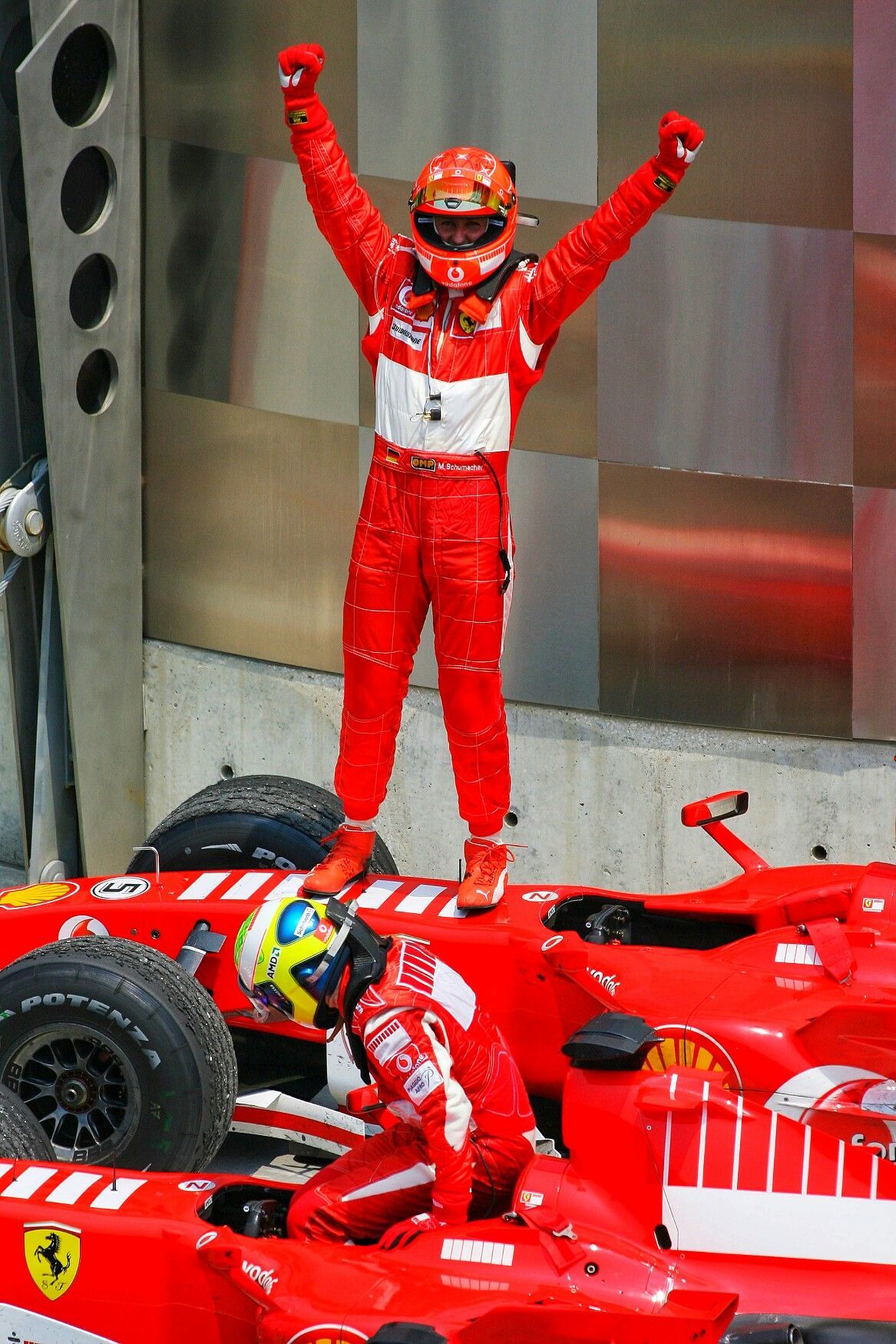  Michael Schumacher Hintergrundbild 1167x1750. US Grand Prix world champion Michael Schumacher piloted his Ferrari to victory at the 2000 United States Grand Prix at the. Ferrari, Scuderie, Immagini
