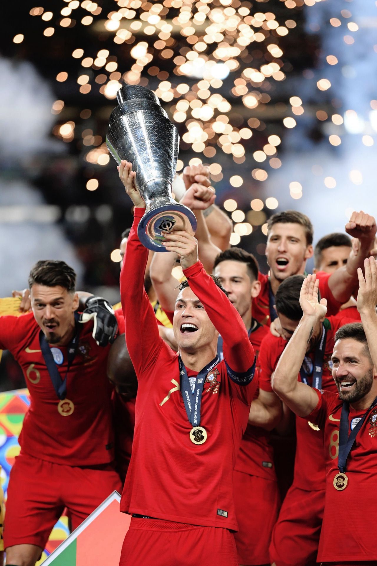  Cristiano Ronaldo Hintergrundbild 1280x1920. Portugal National Team Celebrating World Cup Victory