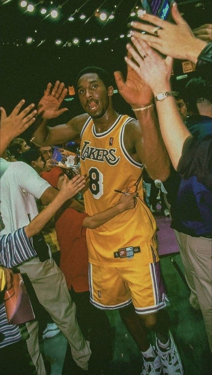  Kobe Bryant Hintergrundbild 720x1272. Kobe Bryant. Kobe bryant picture, Throwback aesthetic, Basketball picture