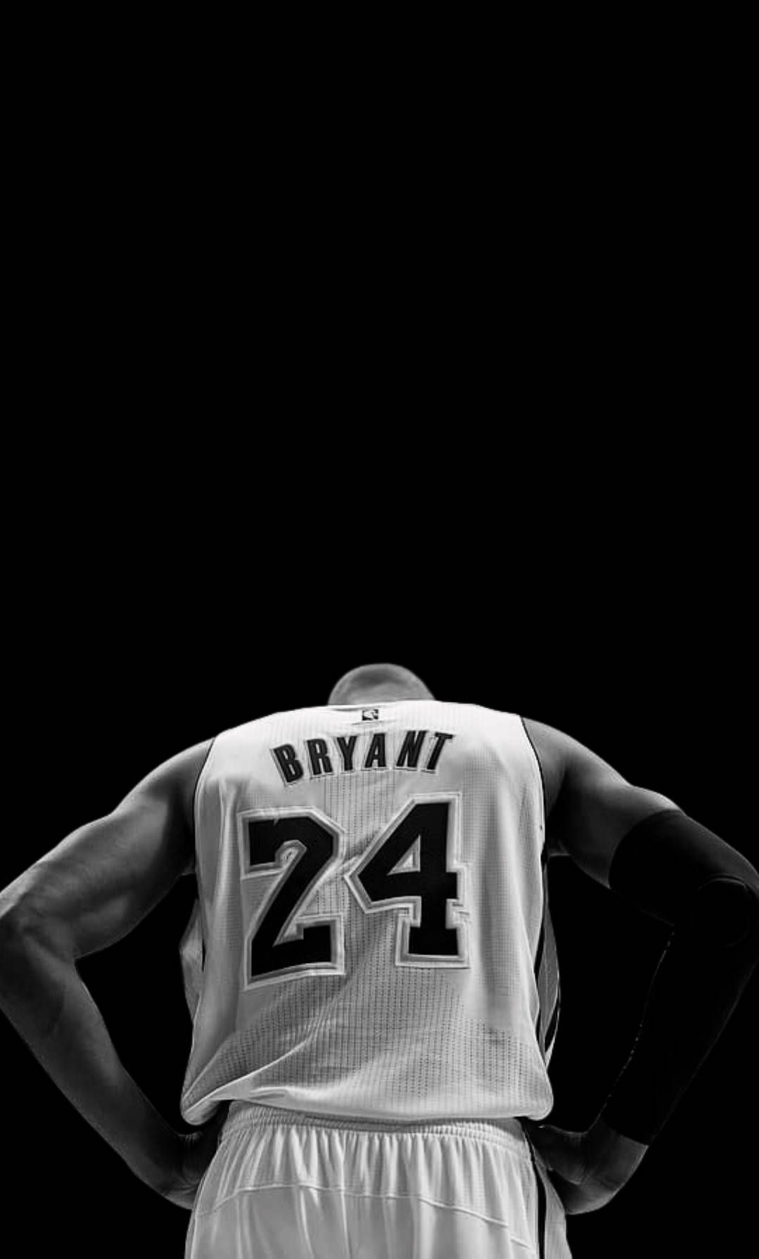  Kobe Bryant Hintergrundbild 1079x1790. Download Aesthetic Kobe Bryant Jersey Taken From Behind Wallpaper