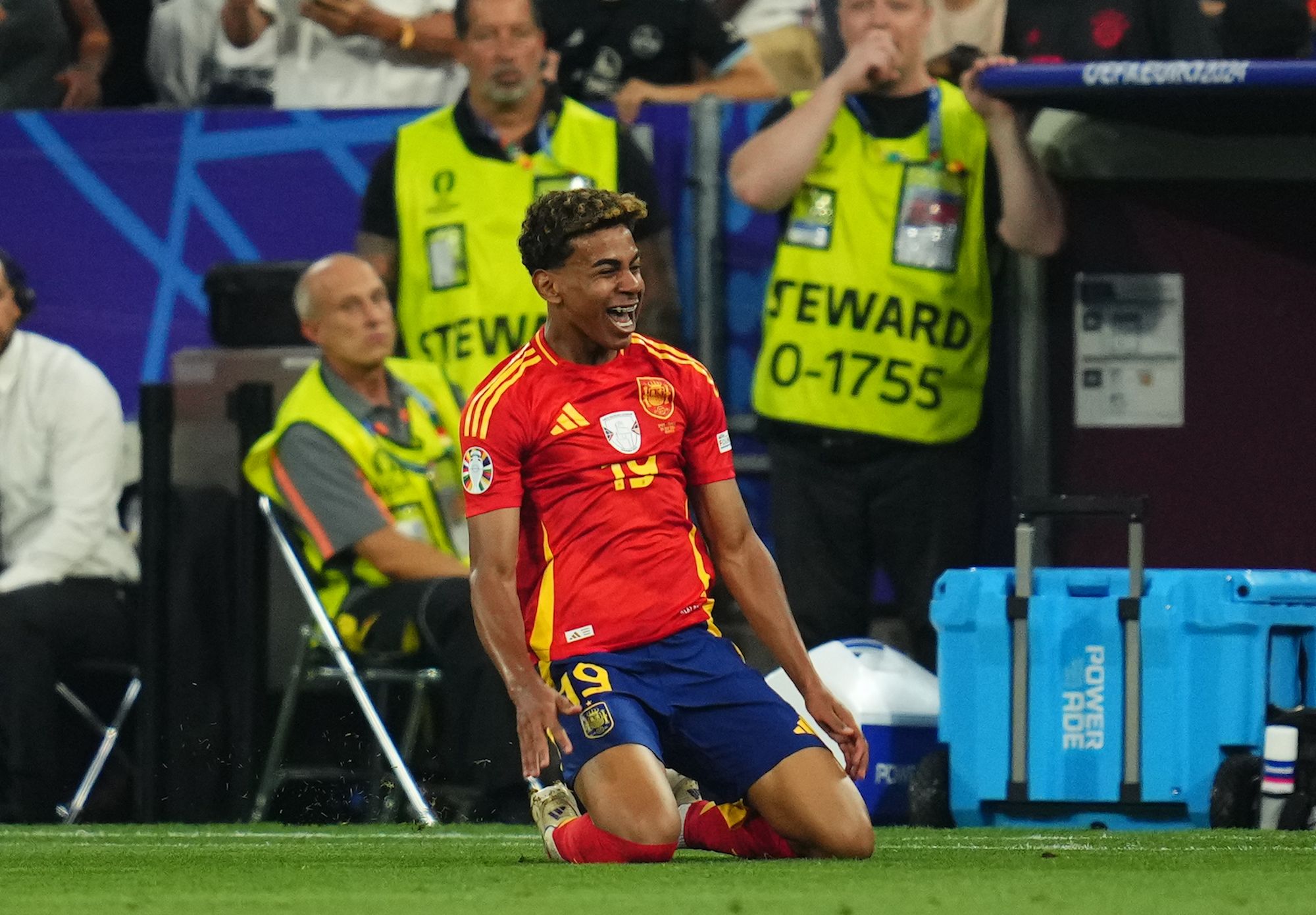  Lamine Yamal Hintergrundbild 2000x1391. Lamine Yamal: Spain Beats France To Reach Euro 2024 Final After Historic Goal From 16 Year Old