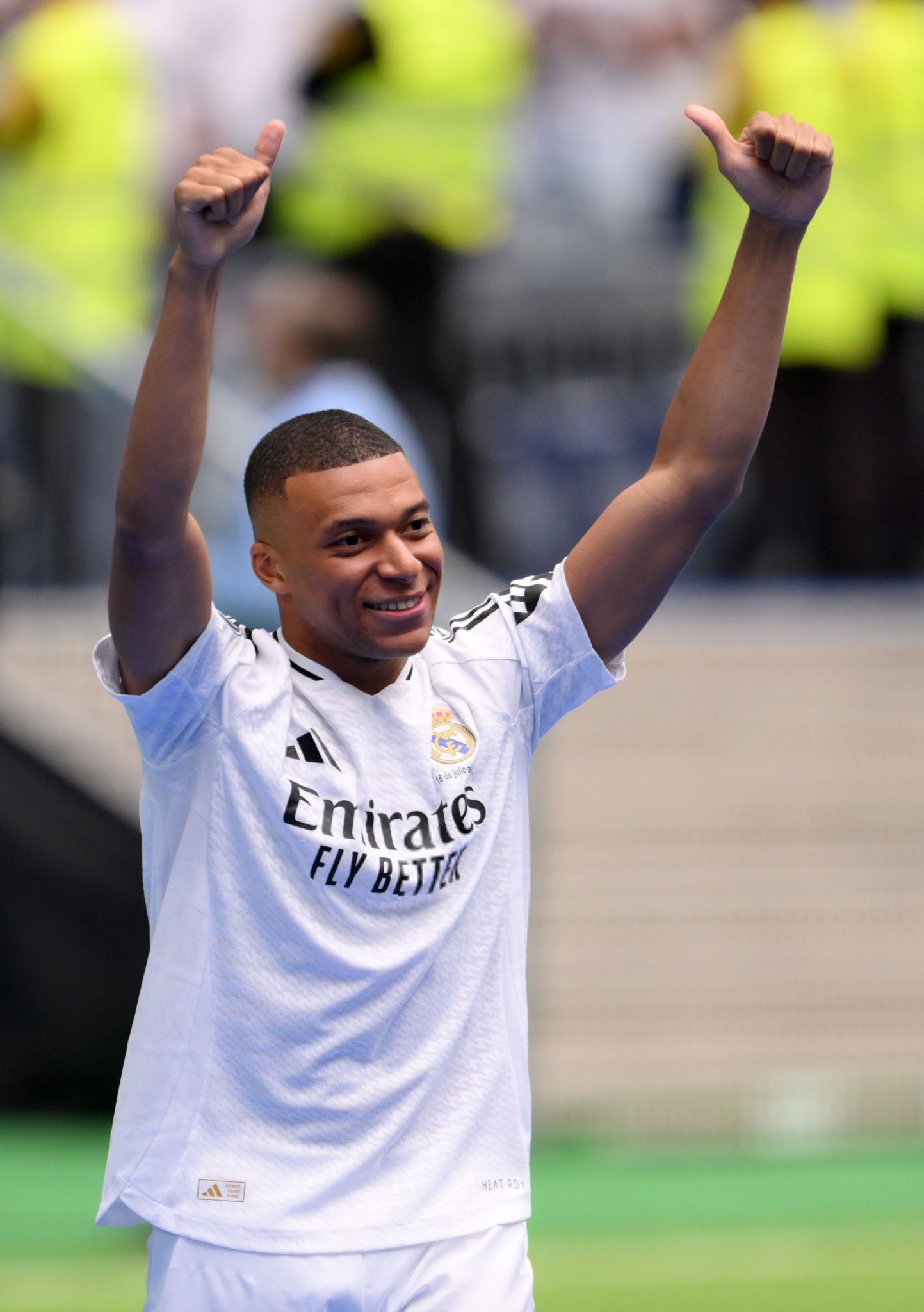  Mbappe Real Madrid Hintergrundbild 1443x2048. Photos from Kylian Mbappe's presentation