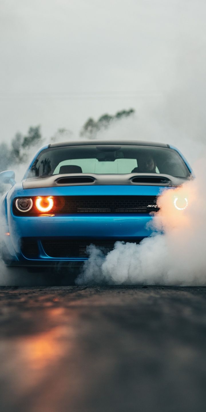  Dodge Challenger Hintergrundbild 720x1440. Mobile wallpaper: Dodge Challenger Srt, Dodge Challenger Srt Hellcat, Dodge Challenger, Dodge, Vehicles, 335555 download the picture for free