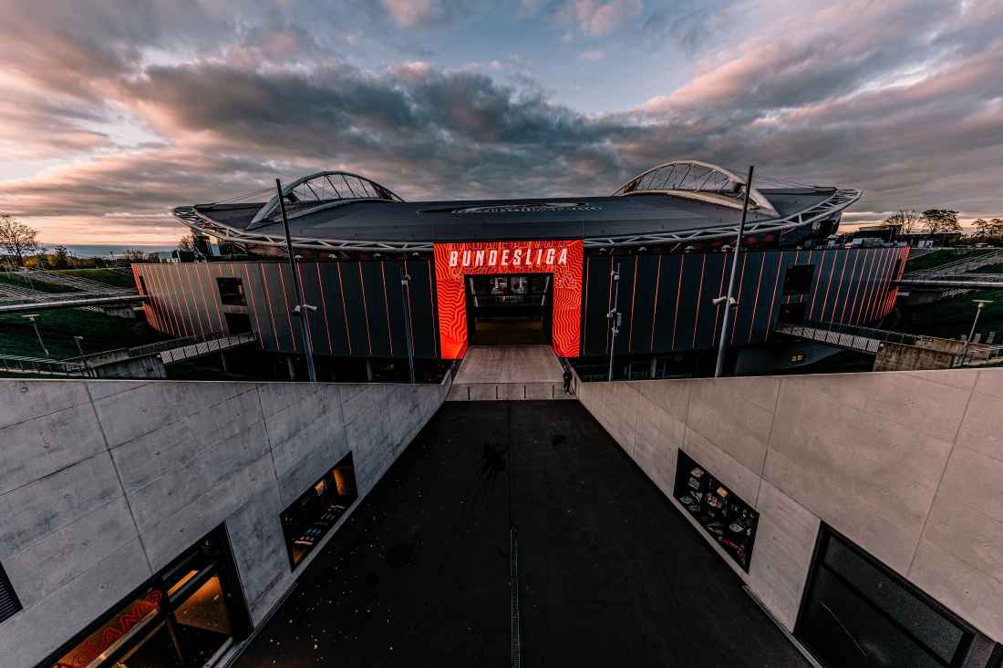  Eintracht Frankfurt Hintergrundbild 1100x733. Fan Info. #RBLSGE. RB Leipzig Frankfurt. Spieltag. Bundesliga 24. Samstag, 13. Januar 2024.30 Uhr. Red Bull Arena, Leipzig. EintrachtFM, Sky Sport Bundesliga 2 Frankfurt Fans