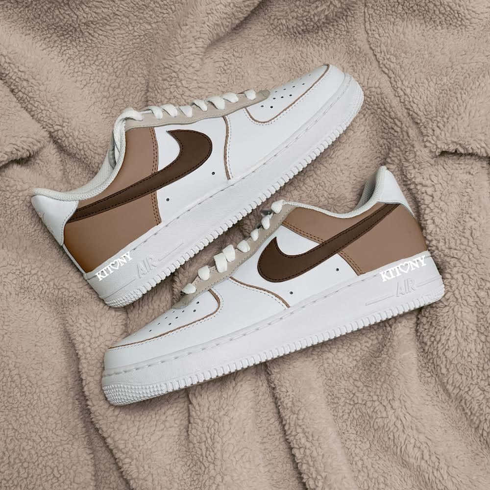  Nike Air Force Hintergrundbild 1000x1000. Download Brown Beige Nike Air Force 1 Picture