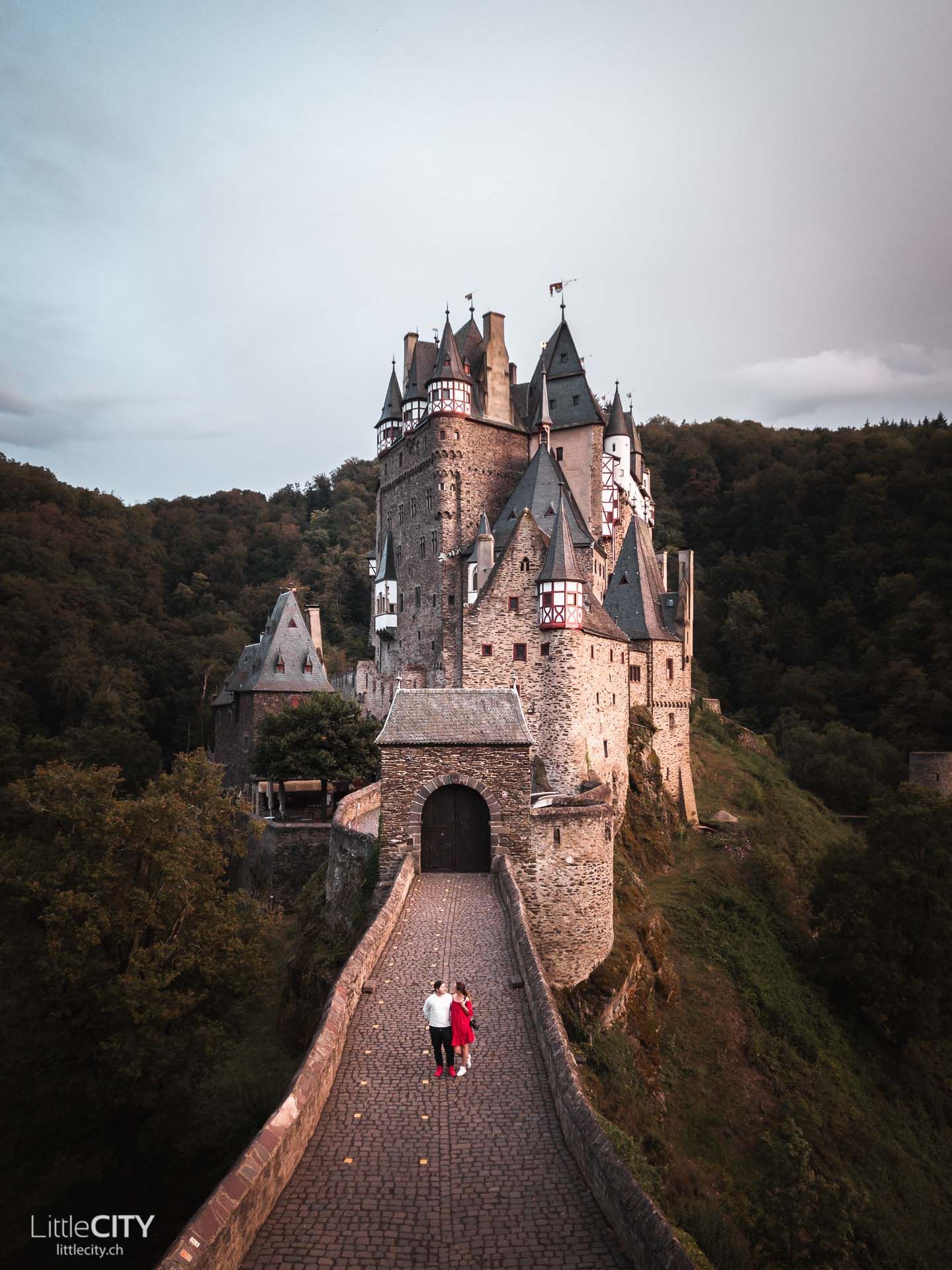  Ritterburg Hintergrundbild 1439x1920. besonders schöne Schlösser & Burgen in Deutschland