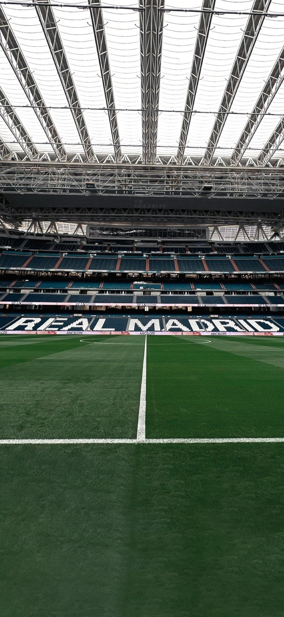  Real Madrid Stadion Hintergrundbild 945x2048. Santiago Bernabeu wallpaper