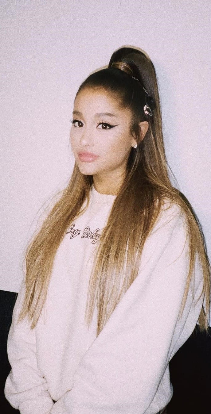  Handy Ariana Grande Hintergrundbild 687x1350. Ariana Grande Phone Wallpaper