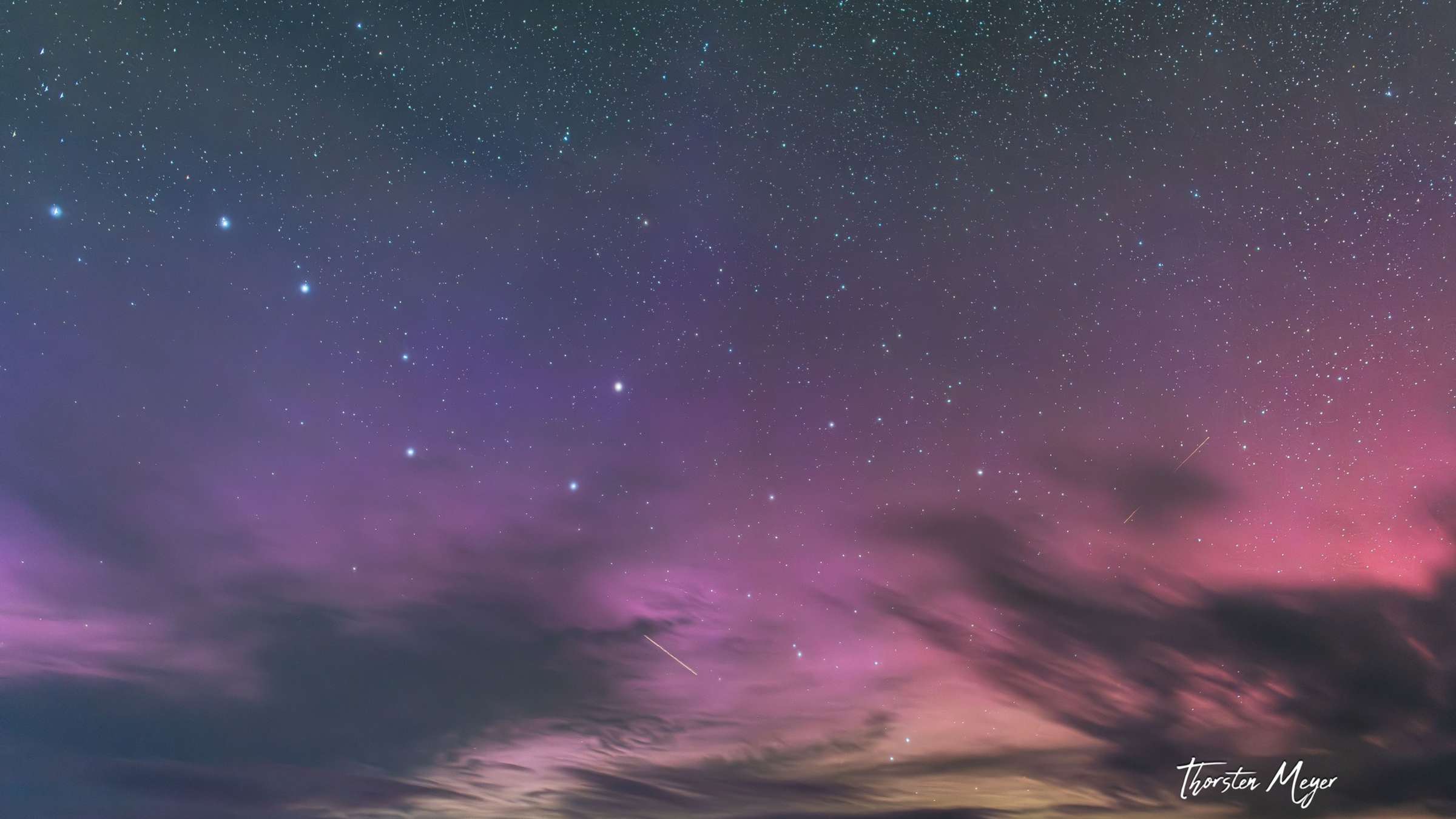  Polarlichter Hintergrundbild 2400x1350. Seltenes Naturspektakel über Helgoland: Bilder zeigen Polarlichter