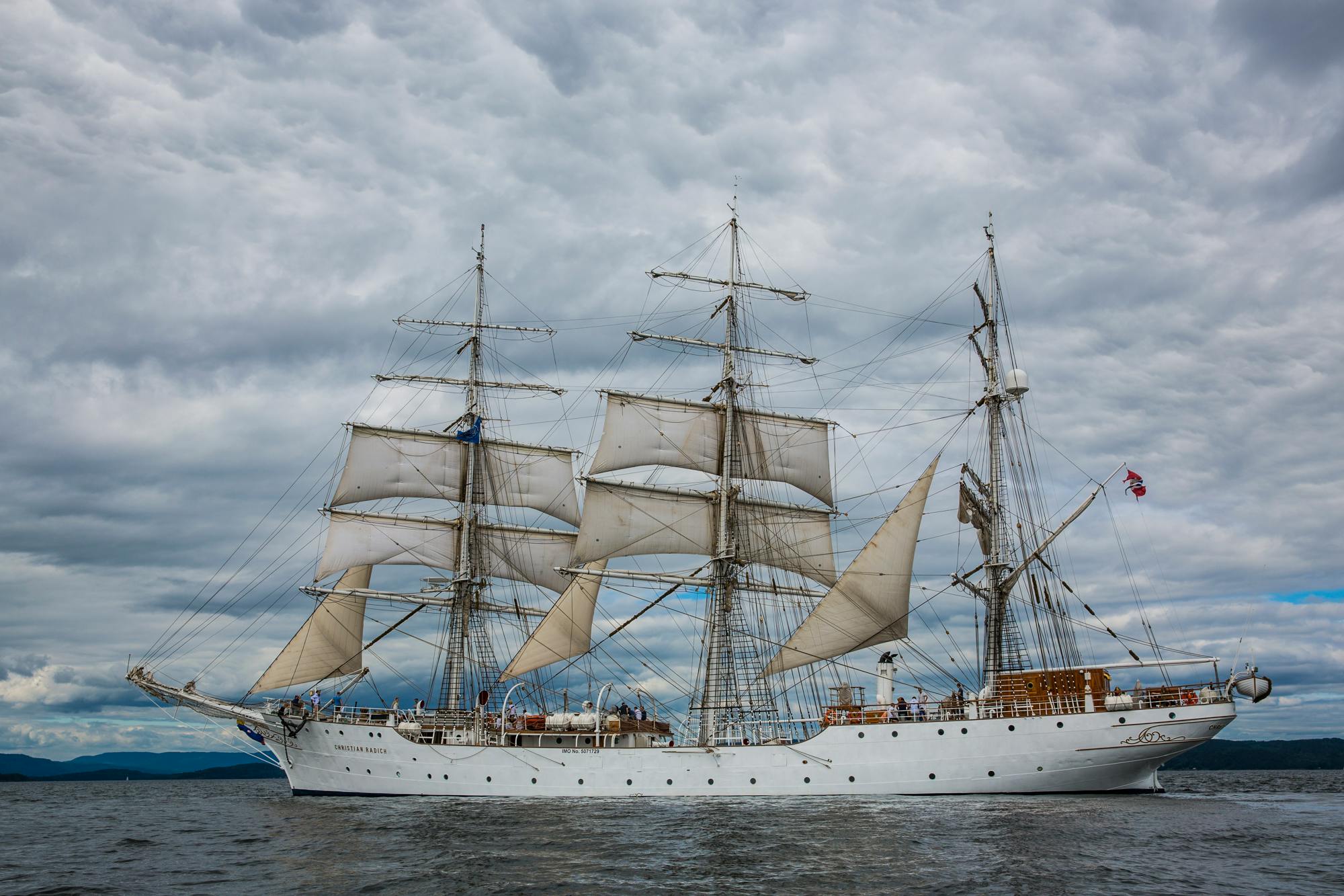  Segelschiff Hintergrundbild 2000x1333. 1.Segelschiff Bilder Und Fotos · Kostenlos Downloaden · Stock Fotos
