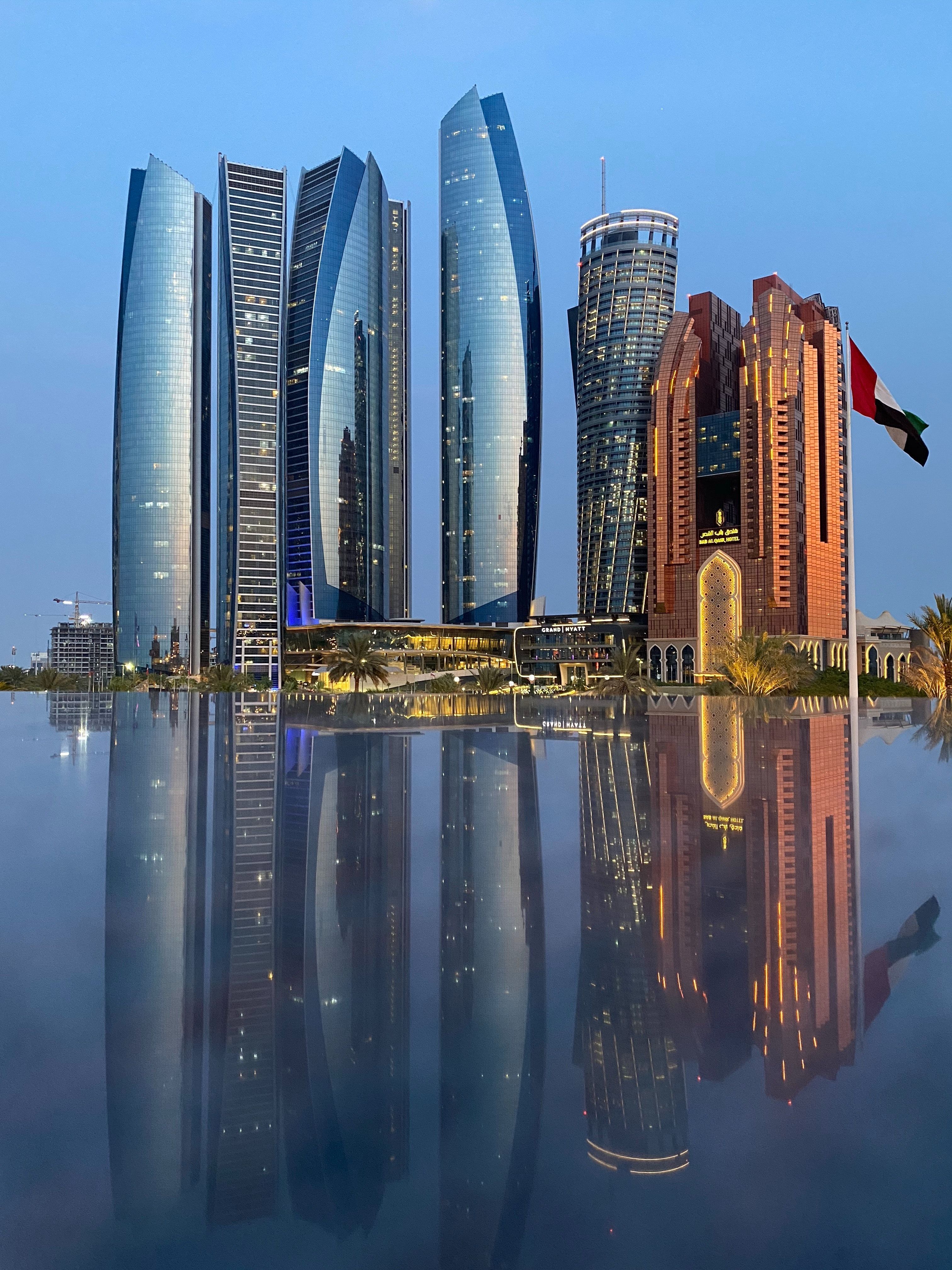  Abu Dhabi Tower Hintergrundbild 3024x4032. 100.Abu Dhabi Stadt Bilder Und Fotos · Kostenlos Downloaden · Stock Fotos